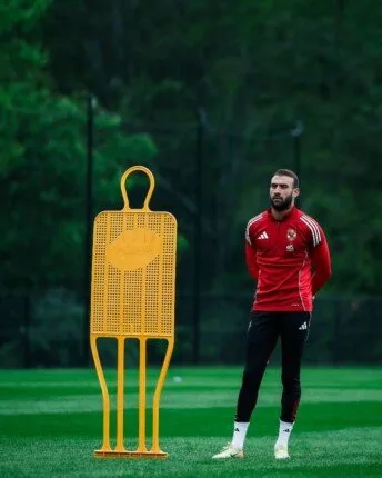 الدبيس يحل محل كوكا في الجهة اليسرى للأهلي ضد بالميراس الدبيس يحل محل كوكا في الجهة اليسرى للأهلي ضد بالميراس