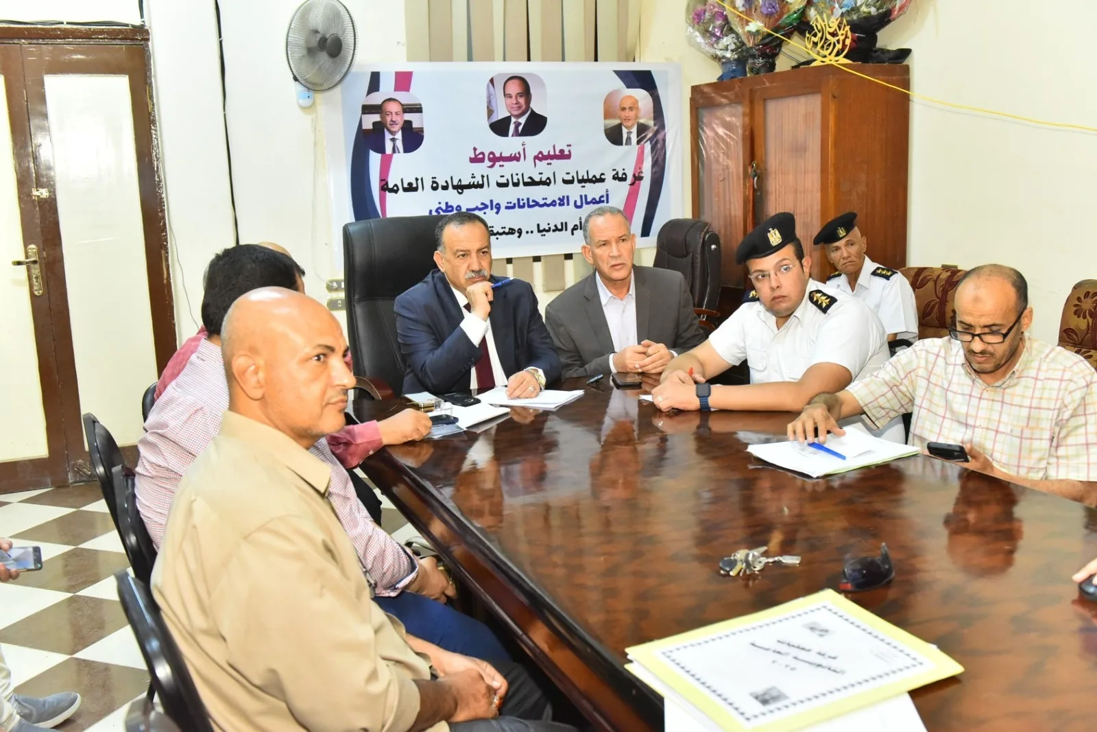 محافظ أسيوط يزور المصابين من مراقبي الثانوية العامة في حادث انقلاب الميكروباص ويطمئن على حالتهم محافظ أسيوط يزور المصابين من مراقبي الثانوية العامة في حادث انقلاب الميكروباص ويطمئن على حالتهم