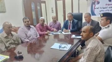 محافظ أسيوط يرصد امتحانات الثانوية العامة من مركز العمليات
