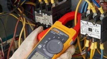 شرطة الكهرباء: اكتشاف 1220 حالة سرقة كهرباء ومخالفات في شروط التعاقد