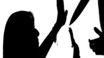 تحقيقات شاملة في حادثة طعن أب لابنته وزوجته في القاهرة الجديدة عقب وفاة واحدة منهما.