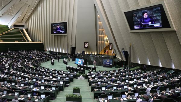 البرلمان الإيراني يوافق على قانون زيادة العقوبات ضد المتعاونين مع دول معادية البرلمان الإيراني يوافق على قانون زيادة العقوبات ضد المتعاونين مع دول معادية