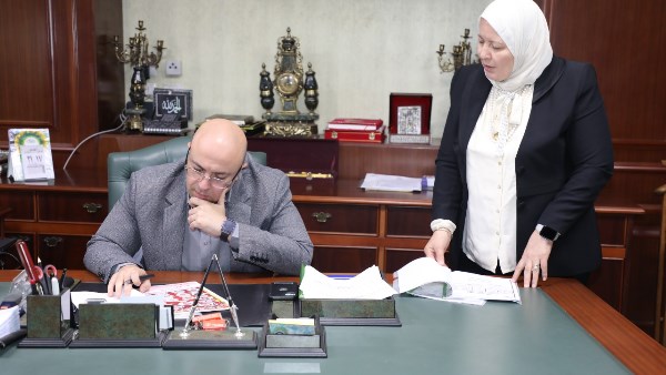 محافظ بني سويف يعلن نتيجة الشهادة الإعدادية بنسبة نجاح 75.13% للطلاب. محافظ بني سويف يعلن نتيجة الشهادة الإعدادية بنسبة نجاح 75.13% للطلاب.