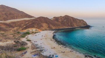 إجلاء 24 فرداً من ناقلة نفط نتيجة تصادم سفينتين في بحر عمان