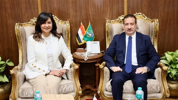 محافظ المنوفية يلتقي السفيرة نبيلة مكرم خلال إطلاق القافلة التنموية الشاملة في الشهداء محافظ المنوفية يلتقي السفيرة نبيلة مكرم خلال إطلاق القافلة التنموية الشاملة في الشهداء
