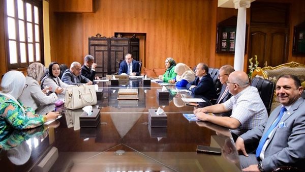رئيس جامعة بني سويف يتولى رئاسة اللجنة العليا لقسم اللغات والبرامج الجديدة رئيس جامعة بني سويف يتولى رئاسة اللجنة العليا لقسم اللغات والبرامج الجديدة