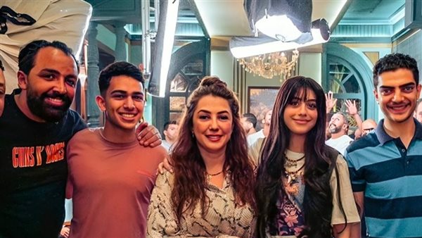 ياسمينا العبد، محامية في فترة التدريب، وحمزة دياب، ابن كندة علوش، في مسلسل “ابن النصابة” ياسمينا العبد، محامية في فترة التدريب، وحمزة دياب، ابن كندة علوش، في مسلسل “ابن النصابة”