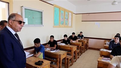 محافظ المنيا يزور لجان الثانوية العامة ويؤكد جاهزية شاملة لضمان سير الامتحانات بسلاسة محافظ المنيا يزور لجان الثانوية العامة ويؤكد جاهزية شاملة لضمان سير الامتحانات بسلاسة
