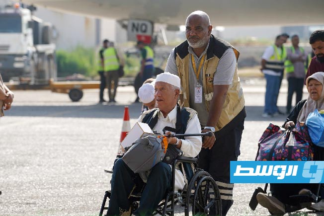 وصول الفوج الثاني من الحجاج العائدين من الأراضي المقدسة إلى مطار معيتيقة، 17 يونيو 2025. (مركز طب الطوارئ)