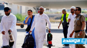 مطار معيتيقة يستقبل الرحلة الثانية للحجاج العائدين من مكة المكرمة (صور)