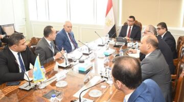 وزير الإسكان يناقش مع “استادات” آليات التعاون لإدارة المرافق الترفيهية في المدن الجديدة