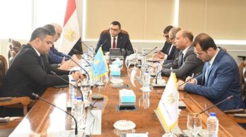 وزير الإسكان يجتمع مع ممثل شركة استادات للاستثمار الرياضي لبحث أوجه التعاون المشترك