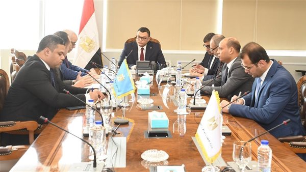 وزير الإسكان يجتمع مع ممثل شركة استادات للاستثمار الرياضي لبحث أوجه التعاون المشترك وزير الإسكان يجتمع مع ممثل شركة استادات للاستثمار الرياضي لبحث أوجه التعاون المشترك