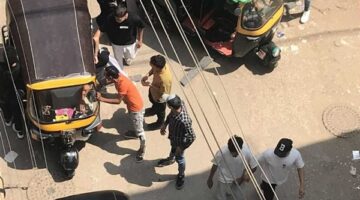 بين ضغط الامتحانات.. “التوك توك” وسيلة نقل للطلاب في مراكز الغربية