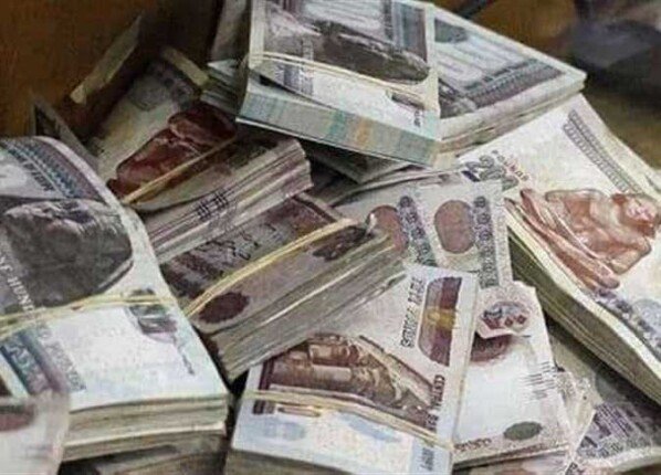 القبض على عدة قضايا تتعلق بالإتجار في العملات الأجنبية بمبلغ 4 ملايين جنيه القبض على عدة قضايا تتعلق بالإتجار في العملات الأجنبية بمبلغ 4 ملايين جنيه