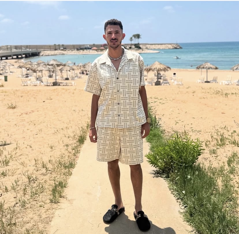 على الشاطئ.. أحمد فتوح يتألق في أحدث إطلالة خلال عطلة الصيف. على الشاطئ.. أحمد فتوح يتألق في أحدث إطلالة خلال عطلة الصيف.