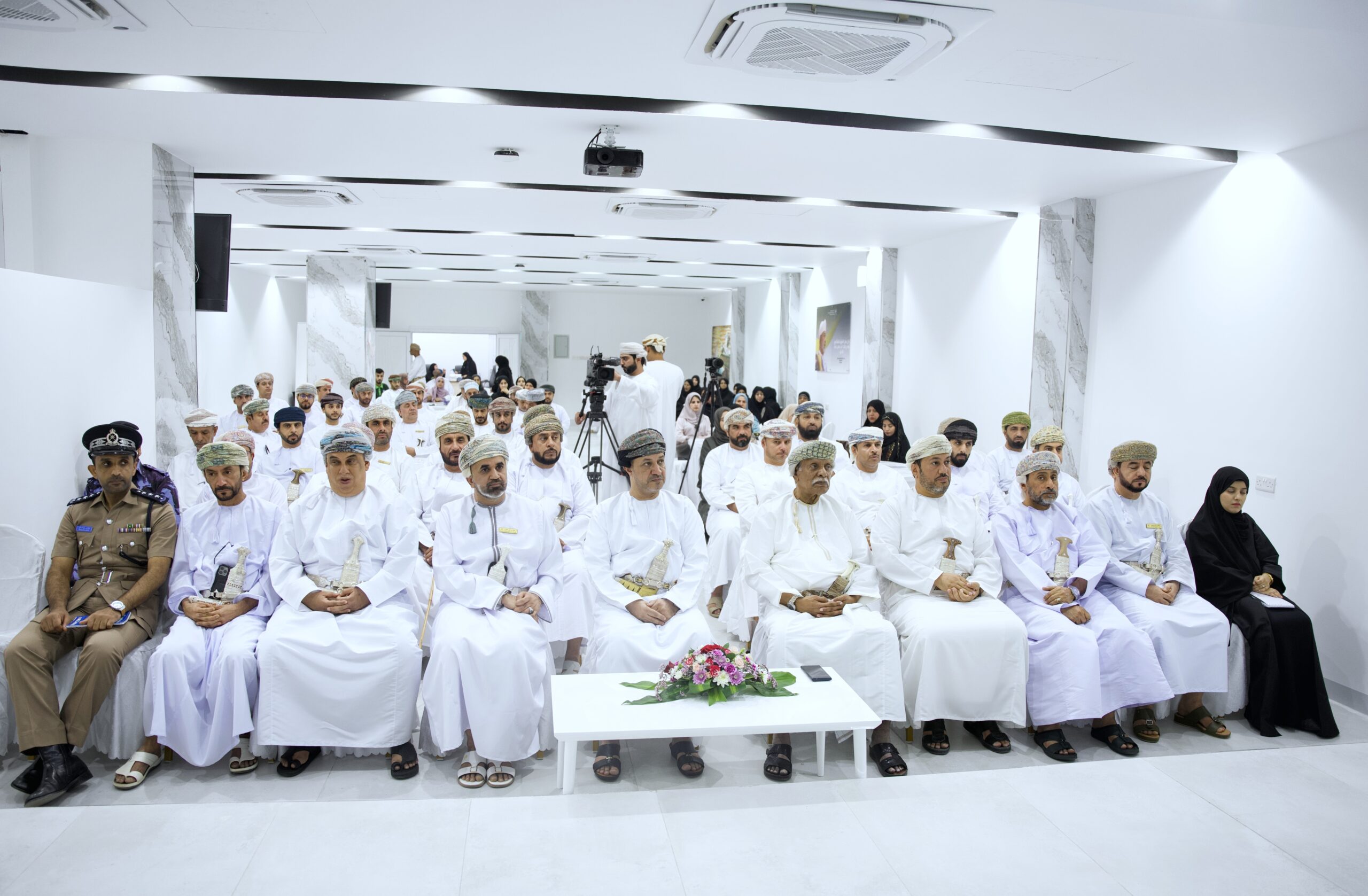 نقاش حول العقبات والابتكارات لحل قضايا المنتجات المحلية في شمال الباطنة نقاش حول العقبات والابتكارات لحل قضايا المنتجات المحلية في شمال الباطنة