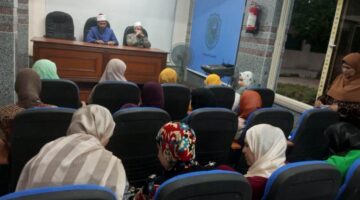 المدن الجامعية في سوهاج تقيم ندوة توعوية للطالبات بعنوان “عائلة مستقرة = مجتمع آمن”