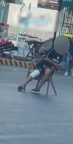 القبض على شاب عاطل بتهمة الحصول على أموال من سائقي الميكروباص في ميدان الألف مسكن القبض على شاب عاطل بتهمة الحصول على أموال من سائقي الميكروباص في ميدان الألف مسكن