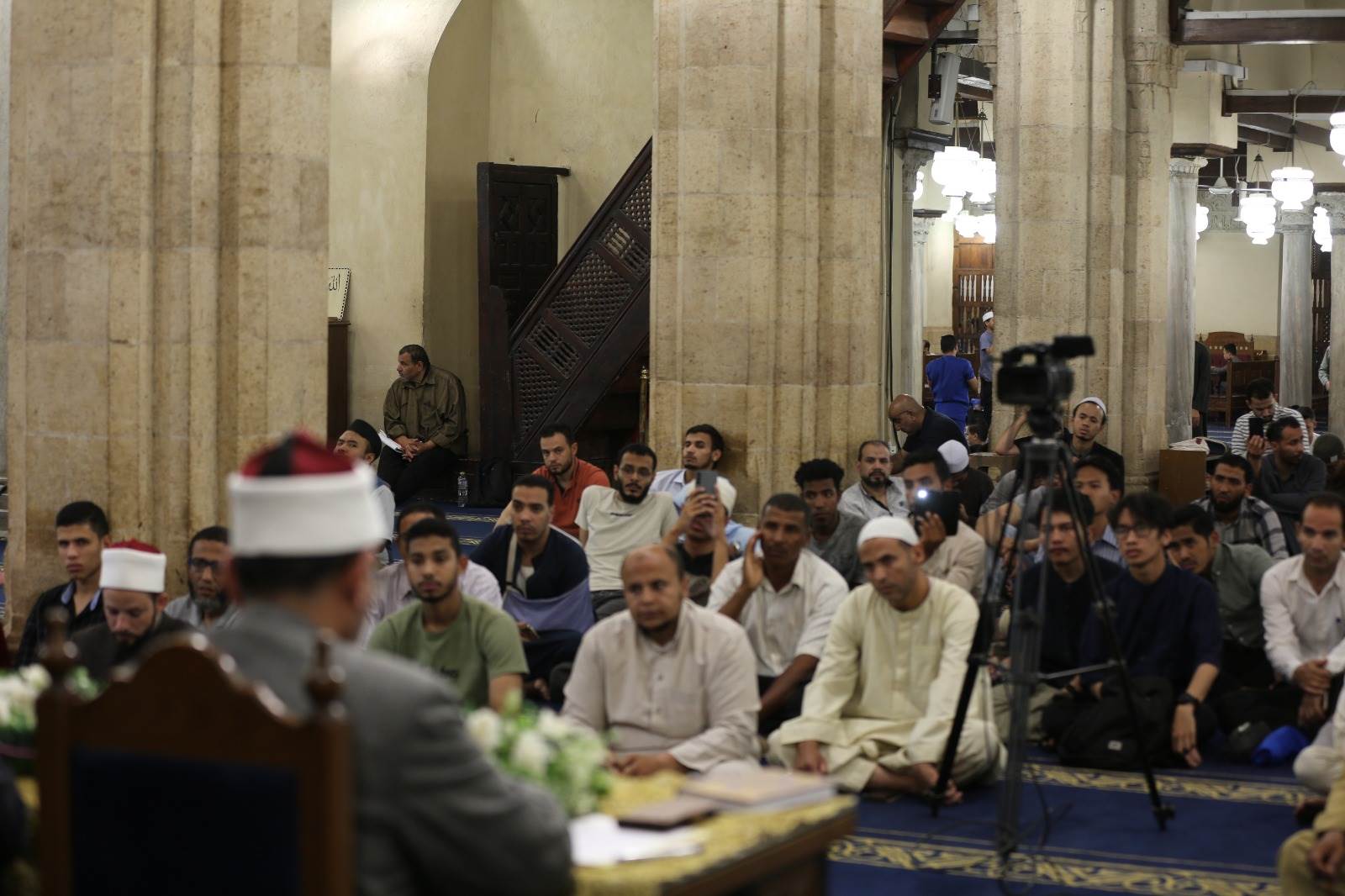 مدير الأزهر: ينبه الشباب حول مخاطر التعرض لصراعات الهوية الفكرية مدير الأزهر: ينبه الشباب حول مخاطر التعرض لصراعات الهوية الفكرية