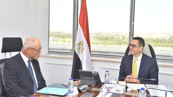 حوار مصري ياباني حول الاستثمار في مجالات الطاقة المتجددة، صناعة السيارات، والقطاع الدوائي. حوار مصري ياباني حول الاستثمار في مجالات الطاقة المتجددة، صناعة السيارات، والقطاع الدوائي.