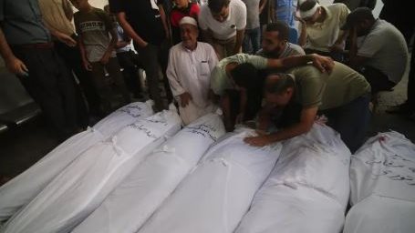 صحة غزة: 61 قتيلاً و397 جريحاً خلال 24 ساعة جراء هجوم الاحتلال صحة غزة: 61 قتيلاً و397 جريحاً خلال 24 ساعة جراء هجوم الاحتلال