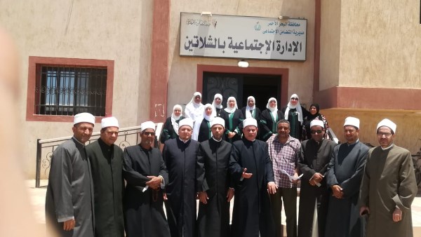القافلة الدعوية في شلاتين تستعد لتقديم السلع الغذائية للأسر المحتاجة. القافلة الدعوية في شلاتين تستعد لتقديم السلع الغذائية للأسر المحتاجة.