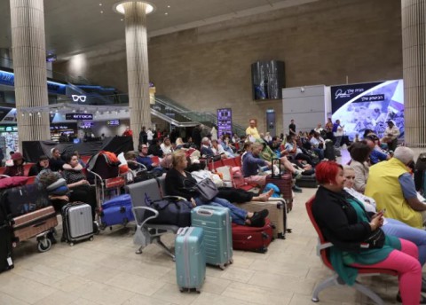 القلق من نتنياهو يتصاعد.. نصف مليون أمريكي – إسرائيلي يهددون بالهجرة: القوانين تضغط على واشنطن لتفعيل ‘بروتوكولات الإجلاء’، والسفارة الإسرائيلية تقدم اعتذاراً.. وتساؤل دقيق للبنتاغون: ‘كيف نمنع إيران من التواصل مع شعبنا؟’ القلق من نتنياهو يتصاعد.. نصف مليون أمريكي – إسرائيلي يهددون بالهجرة: القوانين تضغط على واشنطن لتفعيل ‘بروتوكولات الإجلاء’، والسفارة الإسرائيلية تقدم اعتذاراً.. وتساؤل دقيق للبنتاغون: ‘كيف نمنع إيران من التواصل مع شعبنا؟’