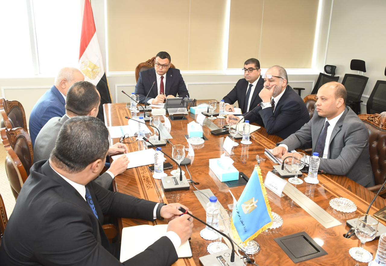 وزير الإسكان