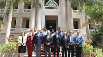 وزير التعليم العالي ي inaugurate عدة مشاريع تعليمية وصحية في جامعة بنها بتكلفة 2.3 مليار جنيه، بما في ذلك مشروع تحديث مستشفى الجراحة بتكلفة 350 مليون جنيه.