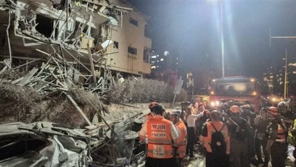 الأمريكيون المحتجزون في إسرائيل يطلبون مساعدة مصر للهروب من المنطقة الملتهبة الأمريكيون المحتجزون في إسرائيل يطلبون مساعدة مصر للهروب من المنطقة الملتهبة