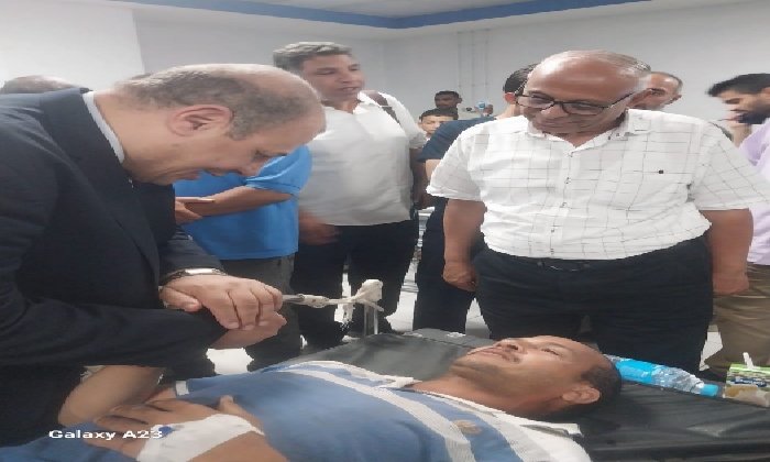 مدير تعليم قنا يزور المراقبين المصابين في حادث تصادم على طريق لجان الثانوية العامة للاطمئنان على صحتهم مدير تعليم قنا يزور المراقبين المصابين في حادث تصادم على طريق لجان الثانوية العامة للاطمئنان على صحتهم