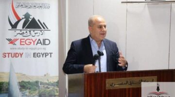 سفير مصر في المغرب يلتقي أفراد الجالية المصرية هناك