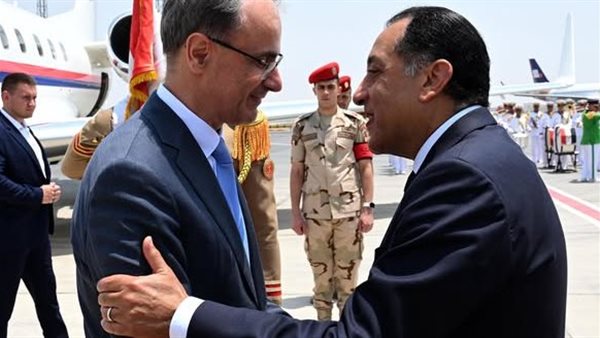 مستجدات اجتماع رئيس الوزراء مع نظيره الصربي في مطار القاهرة الدولي مستجدات اجتماع رئيس الوزراء مع نظيره الصربي في مطار القاهرة الدولي