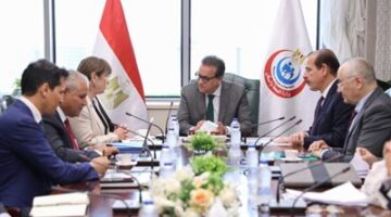 وزير الصحة يلتقي المنسق المقيم للأمم المتحدة في مصر ومدير منظمة الأغذية والزراعة الإقليمي لمناقشة الخطط المستقبلية.