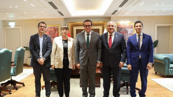 وزير الصحة يستضيف المنسق المقيم للأمم المتحدة في مصر ومدير منظمة الفاو الإقليمي وزير الصحة يستضيف المنسق المقيم للأمم المتحدة في مصر ومدير منظمة الفاو الإقليمي