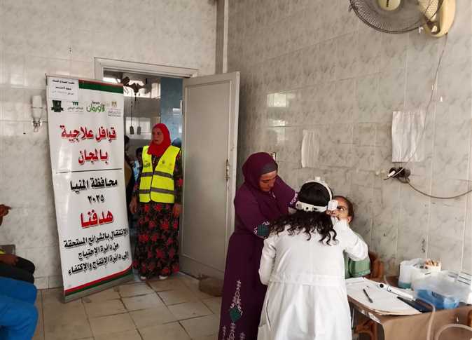 قافلة طبية تقدم الفحوصات لـ 187 شخصاً في قريتي زهرة وصفط اللبن بمركز المنيا (صور) قافلة طبية تقدم الفحوصات لـ 187 شخصاً في قريتي زهرة وصفط اللبن بمركز المنيا (صور)