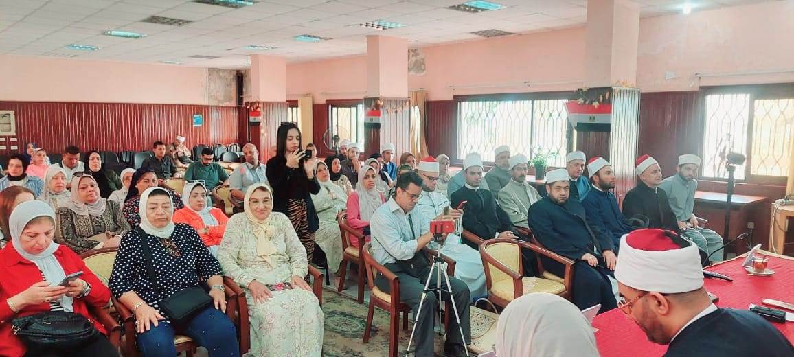 مدير مديرية الأوقاف بالإسكندرية يشارك في ندوة "الإعلام الجديد وأثره على الأمن الفكري" بمجمع إعلام الجمرك