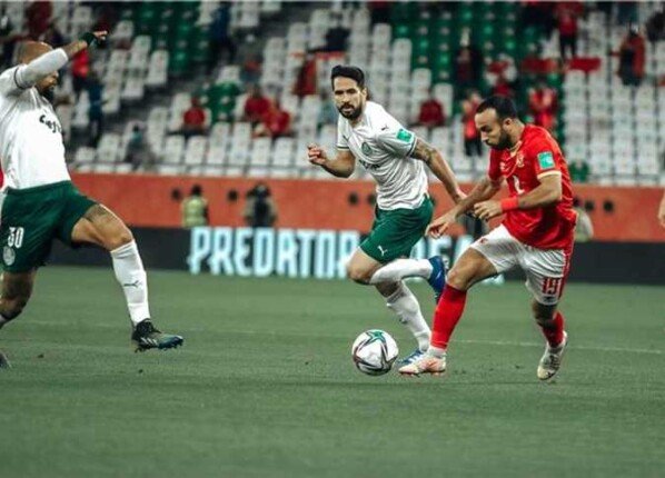 أحمد بلال: “الأهلي لن يستطيع مواجهة بالميراس.. ونتمنى أن يلعب بطريقة دفاعية.” أحمد بلال: “الأهلي لن يستطيع مواجهة بالميراس.. ونتمنى أن يلعب بطريقة دفاعية.”
