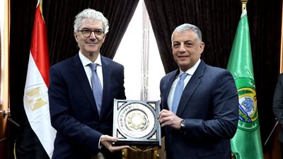 محافظ الإسماعيلية يناقش فرص الاستثمار مع وفد من الاتحاد الأوروبي: خطوات نحو اقتصاد مستدام وتعزيز التعاون التنموي محافظ الإسماعيلية يناقش فرص الاستثمار مع وفد من الاتحاد الأوروبي: خطوات نحو اقتصاد مستدام وتعزيز التعاون التنموي