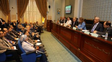 وزيرة التنمية المحلية تستعرض إنجازات الوزارة في تطبيق النظام الشامل لإدارة النفايات الصلبة