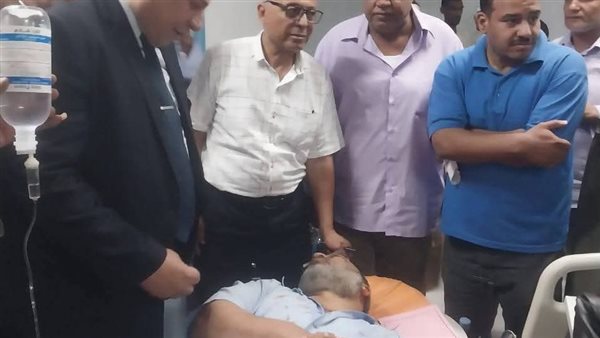 وكيل تعليم قنا يزور المعلمين السبع المصابين في حادث أثناء أداء امتحانات الثانوية العامة وكيل تعليم قنا يزور المعلمين السبع المصابين في حادث أثناء أداء امتحانات الثانوية العامة