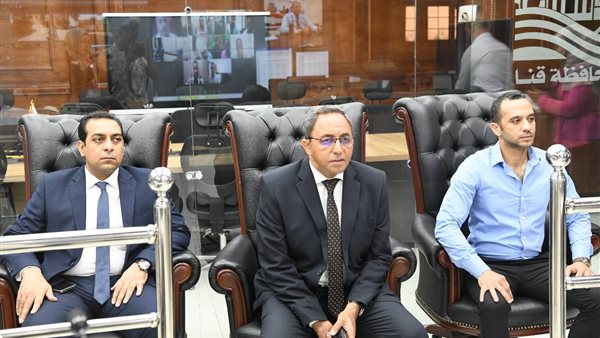 محافظ قنا.. يراقب امتحانات الثانوية العامة من مركز مراقبة الشبكة الوطنية للطوارئ والسلامة محافظ قنا.. يراقب امتحانات الثانوية العامة من مركز مراقبة الشبكة الوطنية للطوارئ والسلامة