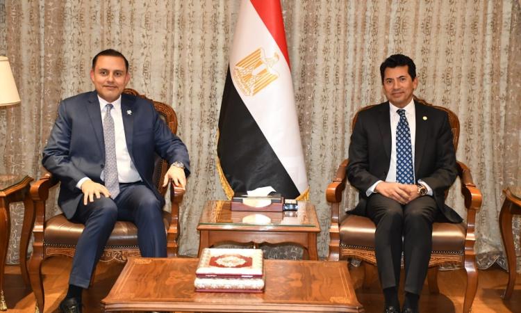وزير الشباب يلتقي بالسفير القطري لمناقشة التعاون في مجالات الشباب والرياضة وزير الشباب يلتقي بالسفير القطري لمناقشة التعاون في مجالات الشباب والرياضة