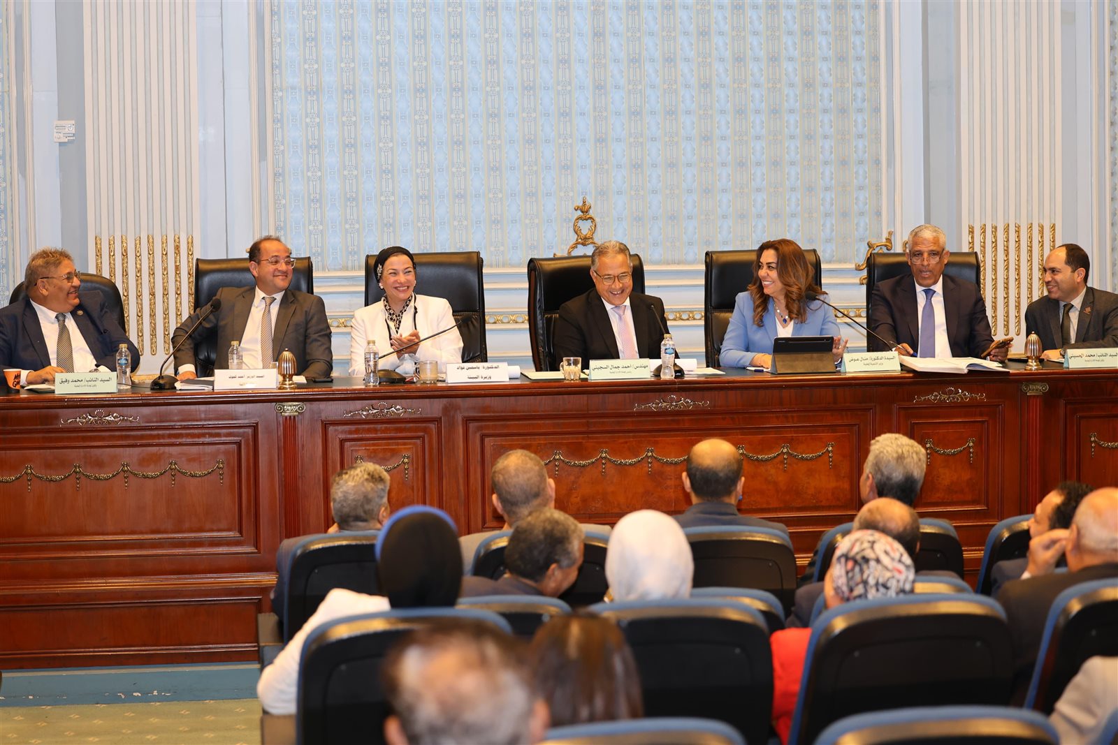 وزيرة التنمية المحلية تُبرز إنجازات الوزارة في تطبيق النظام الشامل لإدارة النفايات الصلبة. وزيرة التنمية المحلية تُبرز إنجازات الوزارة في تطبيق النظام الشامل لإدارة النفايات الصلبة.