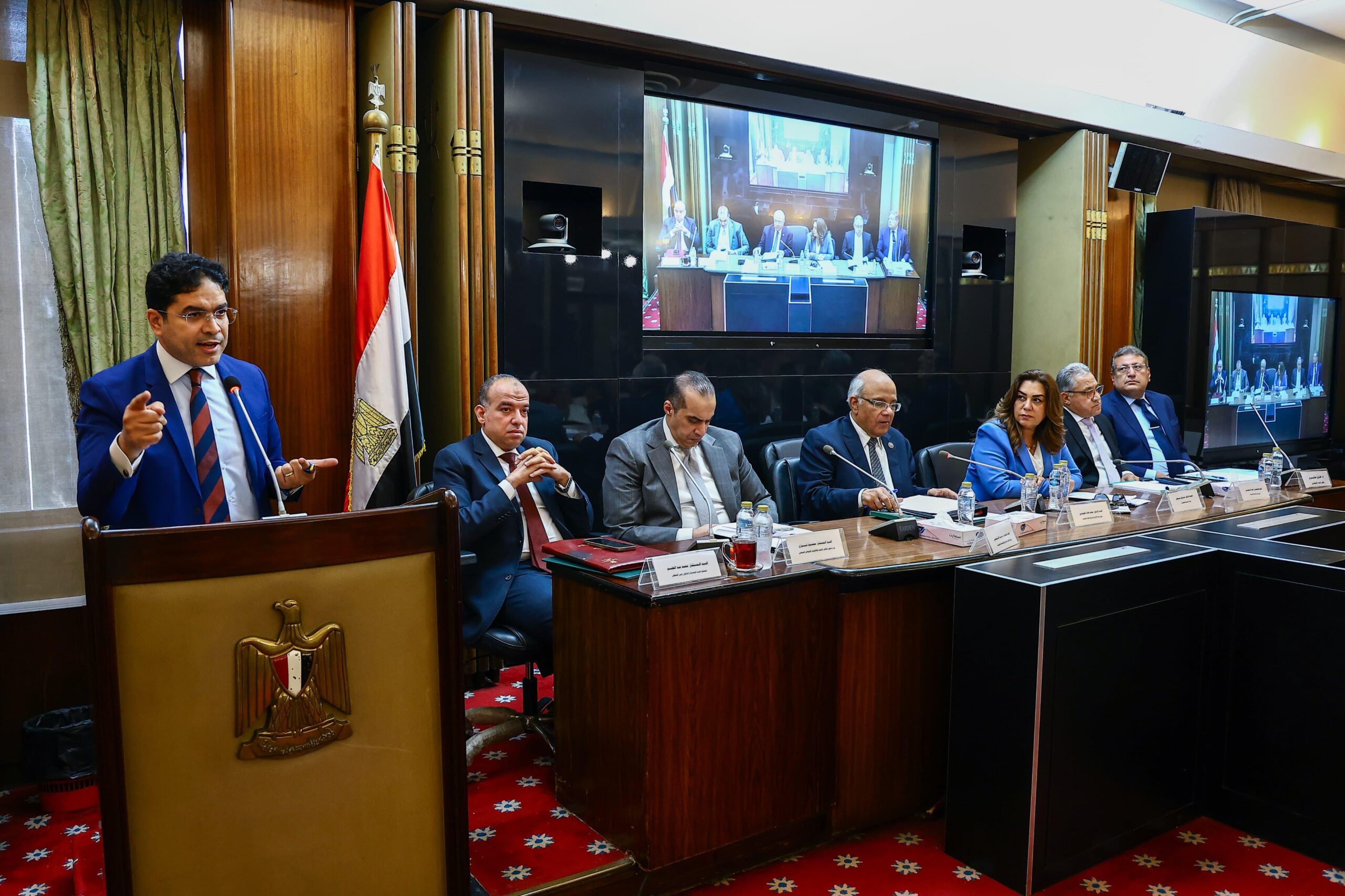 وزيرة التنمية المحلية تحضر اجتماع لجنة الإسكان في مجلس النواب لمناقشة مشروع قانون الإيجار القديم. وزيرة التنمية المحلية تحضر اجتماع لجنة الإسكان في مجلس النواب لمناقشة مشروع قانون الإيجار القديم.