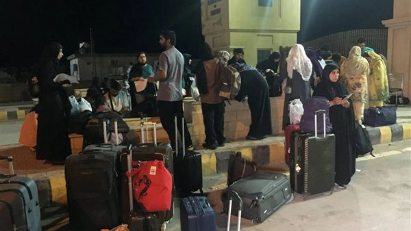 باكستان تعلن عن إجلاء عائلات الدبلوماسيين والموظفين غير الأساسيين من إيران باكستان تعلن عن إجلاء عائلات الدبلوماسيين والموظفين غير الأساسيين من إيران