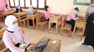 الأقباط متحدون - طلاب «3 ثانوي» يتوافدون على لجان «الامتحان التجريبي الثالث»