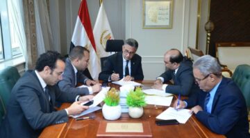 وزير التموين يجتمع مع مجموعة من أعضاء مجلسي النواب والشيوخ