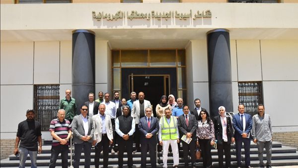 اللواء هشام أبو النصر والسفير الهندي يزوران مشروع قناطر أسيوط الجديدة ومحطتها لتوليد الطاقة الكهربائية. اللواء هشام أبو النصر والسفير الهندي يزوران مشروع قناطر أسيوط الجديدة ومحطتها لتوليد الطاقة الكهربائية.